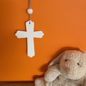 Croix tréflée en porcelaine non émaillée